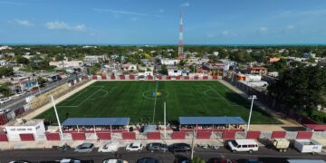 Reinauguran en Chetumal el Campo de Fútbol “8 de Octubre” tras trabajos de rehabilitación