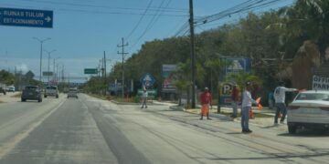 Prestadores de servicios denuncian que persisten los «jaladores» en acceso a la Zona Arqueológica de Tulum