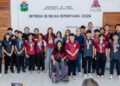 Gobierno de Tulum entrega becas deportivas a 25 atletas destacados