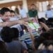 Renán Sánchez anuncia entrega de más de 3 mil kits de libretas para estudiantes de Cozumel