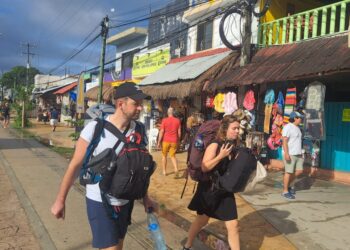Artesanos de Tulum registran leve repunte en ventas tras semanas de baja actividad