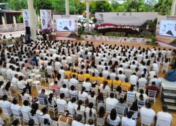 “Mentira, corrupción y soberbia”: regidora confronta el informe de Chepe Contreras en Bacalar