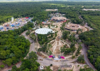 Yensunni Martínez anuncia dos horas de juegos mecánicos gratis en la inauguración de la Expofer 2026